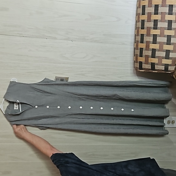 Dress - Picture 1 of 2